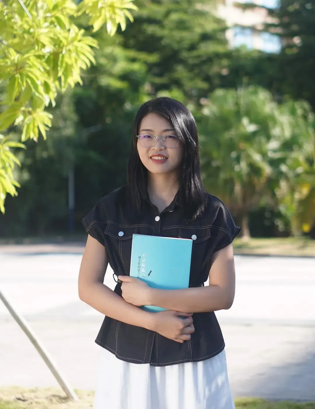 陈文君老师个人照片