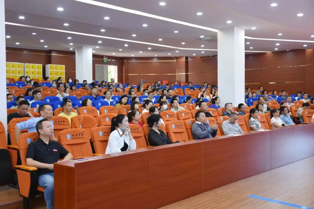 家长参与互动环节，思维碰撞