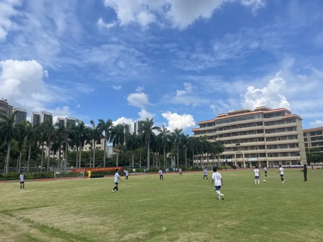 学生们在比赛中展现技巧