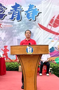 年级主任向晓林介绍高三规划