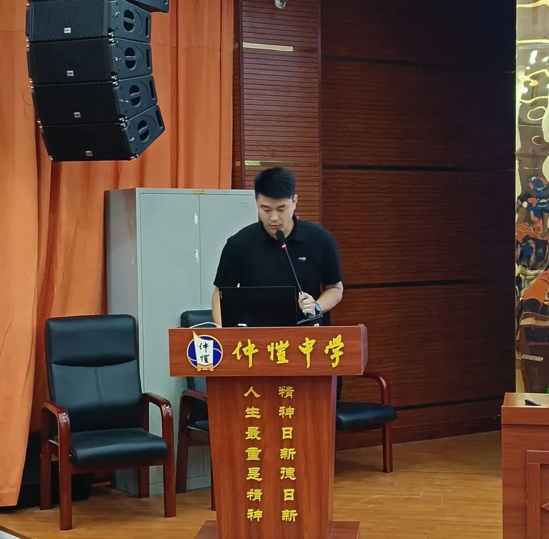 团委书记李扬进行述职