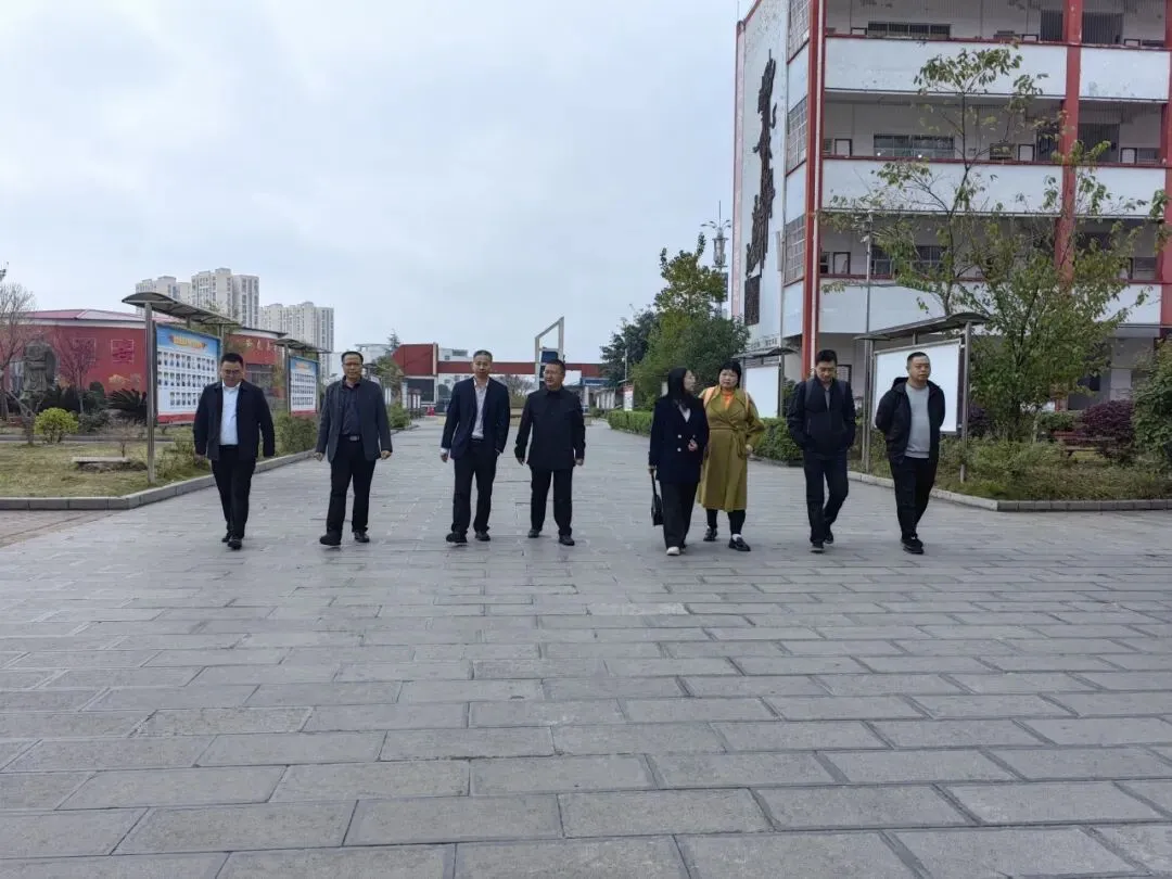 安龙县加油书院的校园风貌