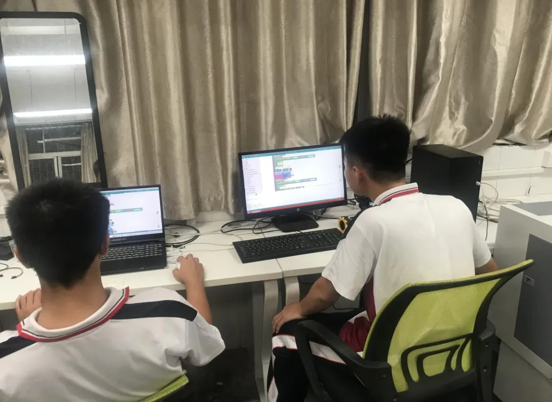 仲恺中学学子在人工智能大赛中取得优异成绩