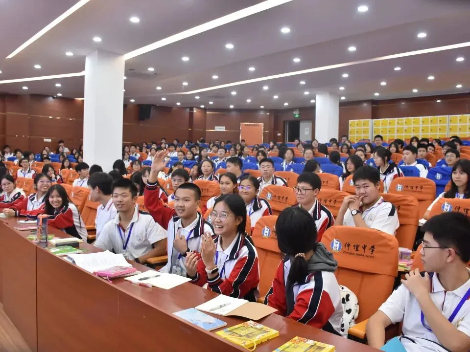 学生会新成员大会现场掠影