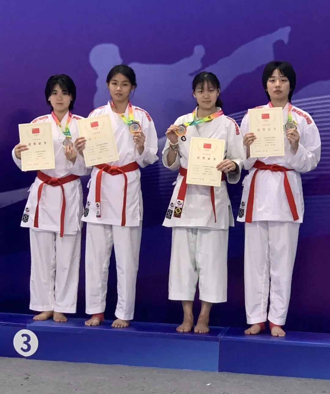 郑珺洋同学获得荣誉