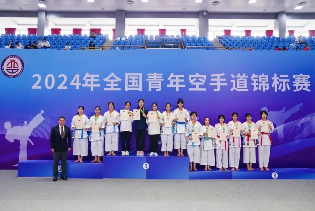 郑珺洋同学获得荣誉