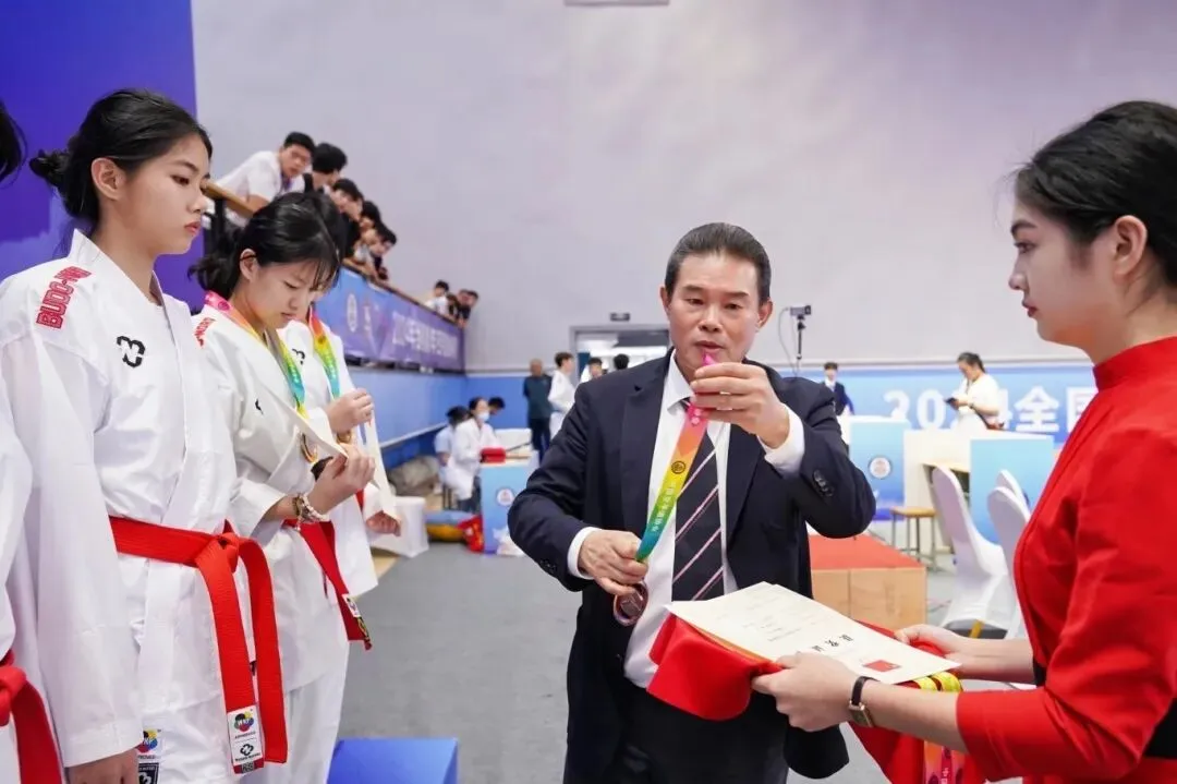 郑珺洋同学获得荣誉