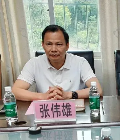 惠州仲恺中学校长张伟雄致欢迎辞