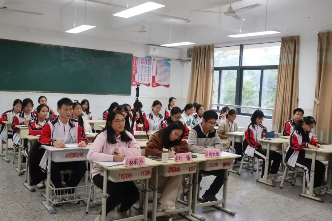 优秀宣讲员合影