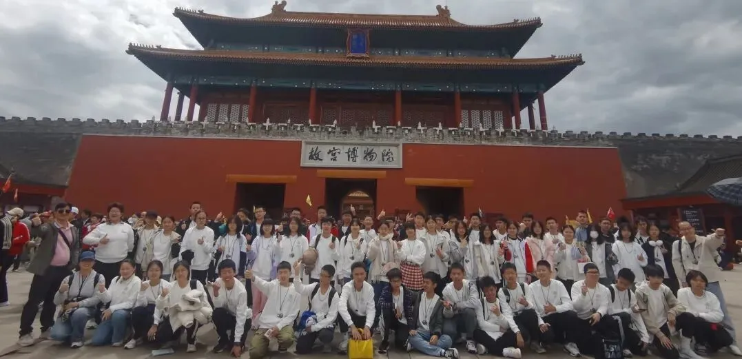 学生参与研学活动