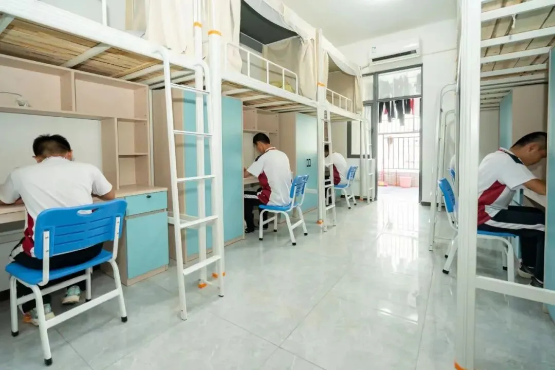 学生宿舍内部环境二