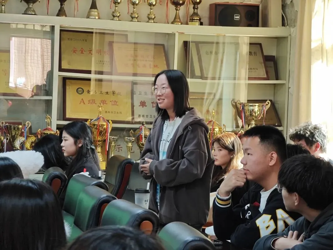 大学生们对大学生协会提出建议