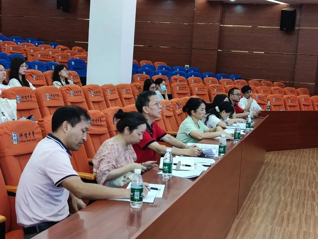 评审组老师鼓励深入研究