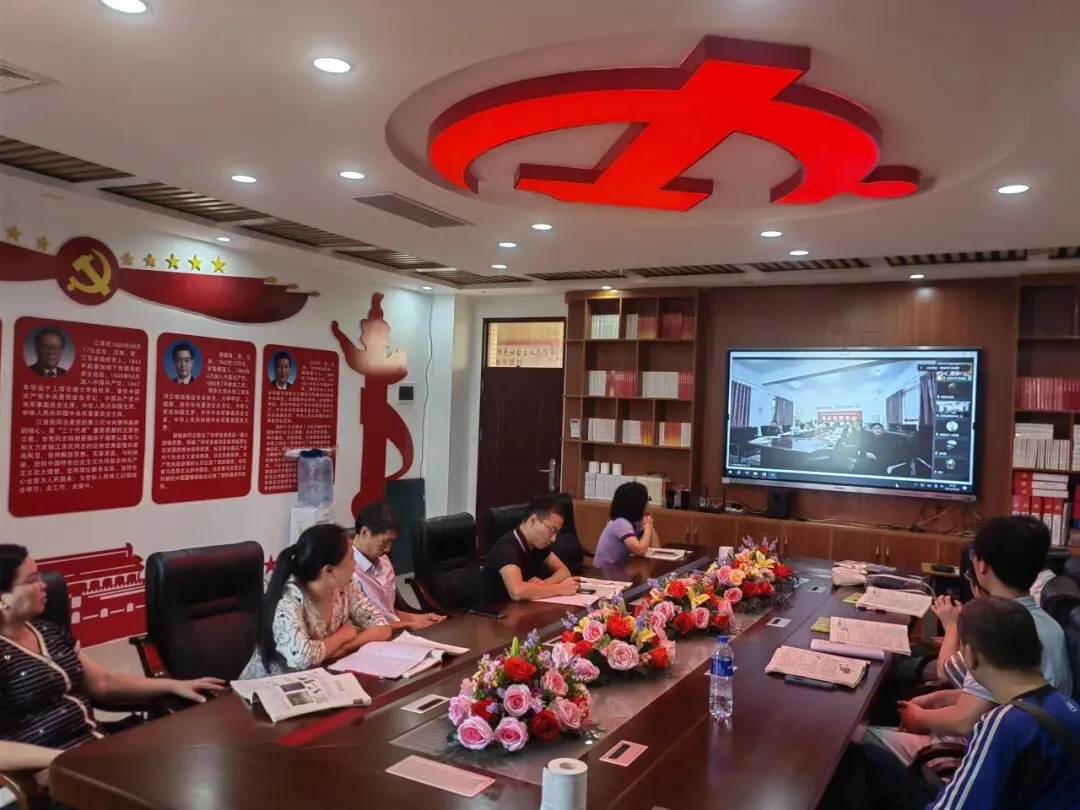 两校物理组组长对本次教研活动进行总结