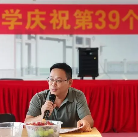 座谈会现场温馨的交流氛围