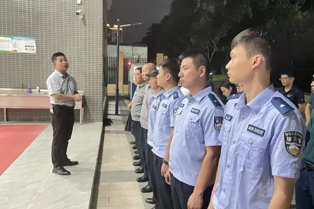 宿管办、政教处、安全办联合陈江第二警务区检查学生宿舍