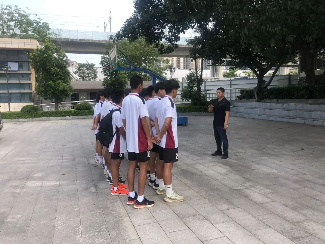 在梅州富力足校集训期间的合影