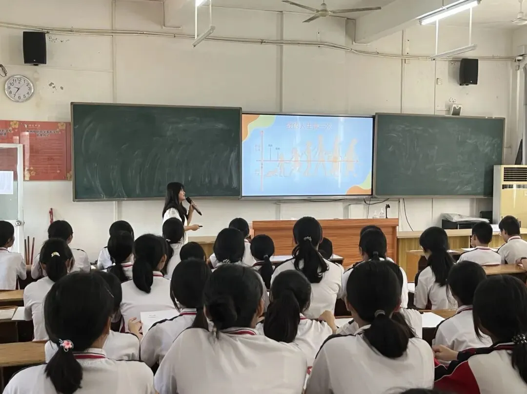 学生们积极参与“3I策略”应用讨论