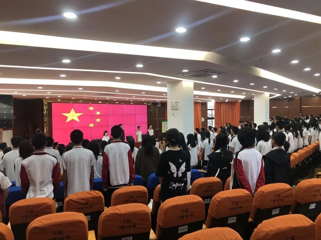学生会主席团代表李帅同学进行工作回顾
