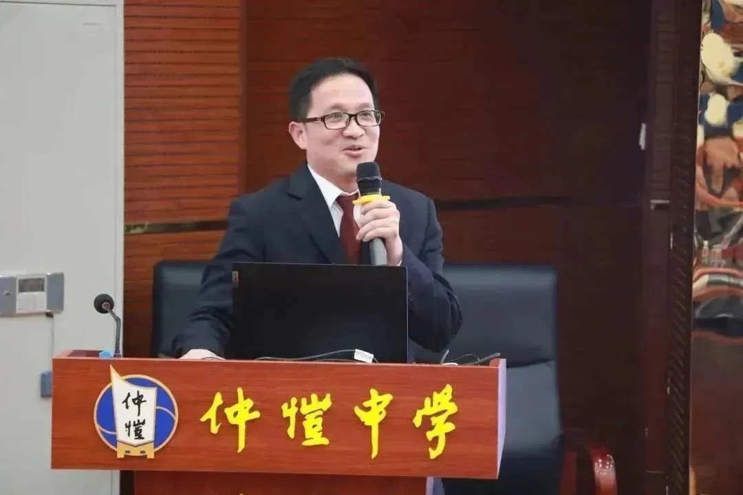 冯石泉主任寄语激励学生