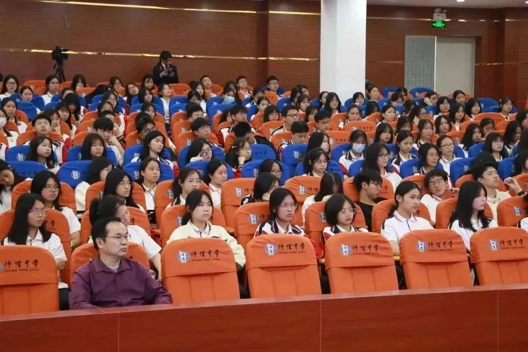 惠州仲恺中学高中部法治教育宣讲活动现场