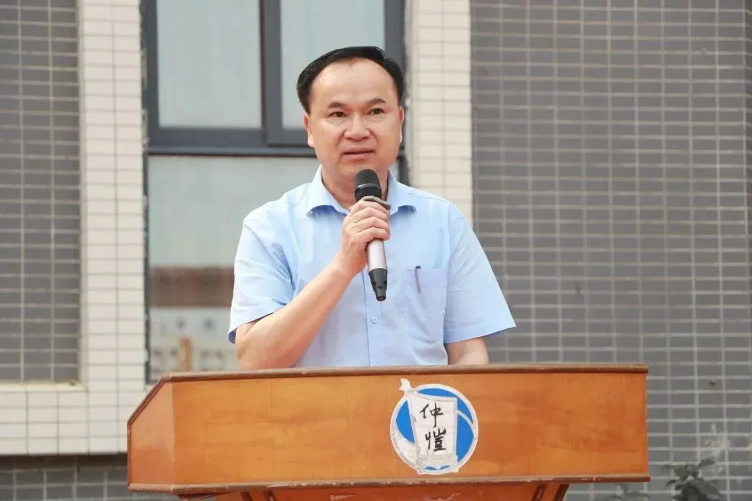 优秀学员代表吴津津同学发言