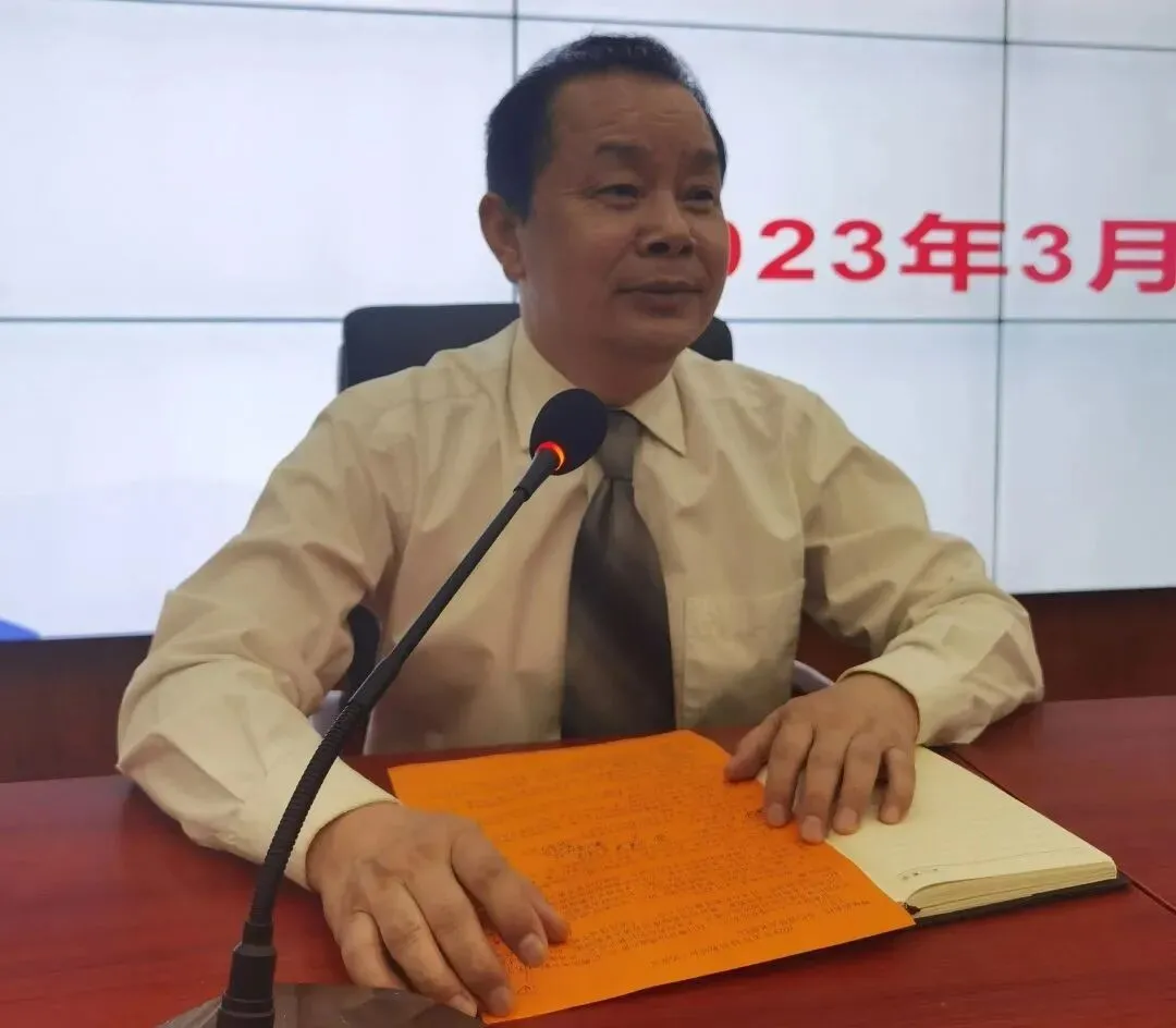 向晓林主任在会上强调备考策略和学生管理