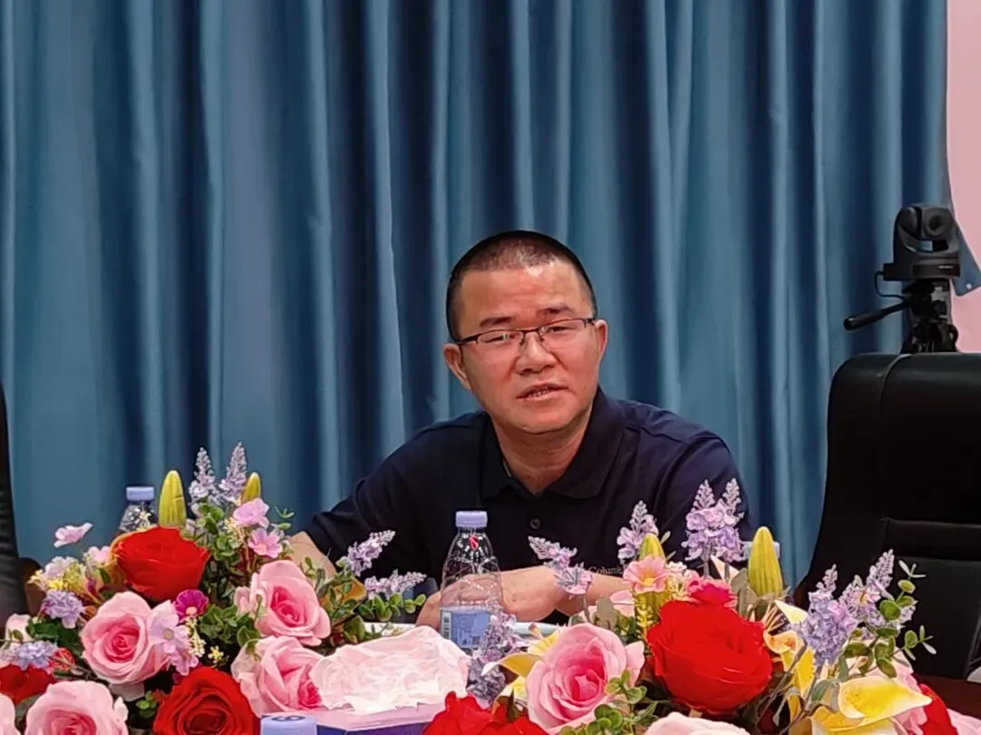 叶佳俊老师指导学生进行高考真题演练