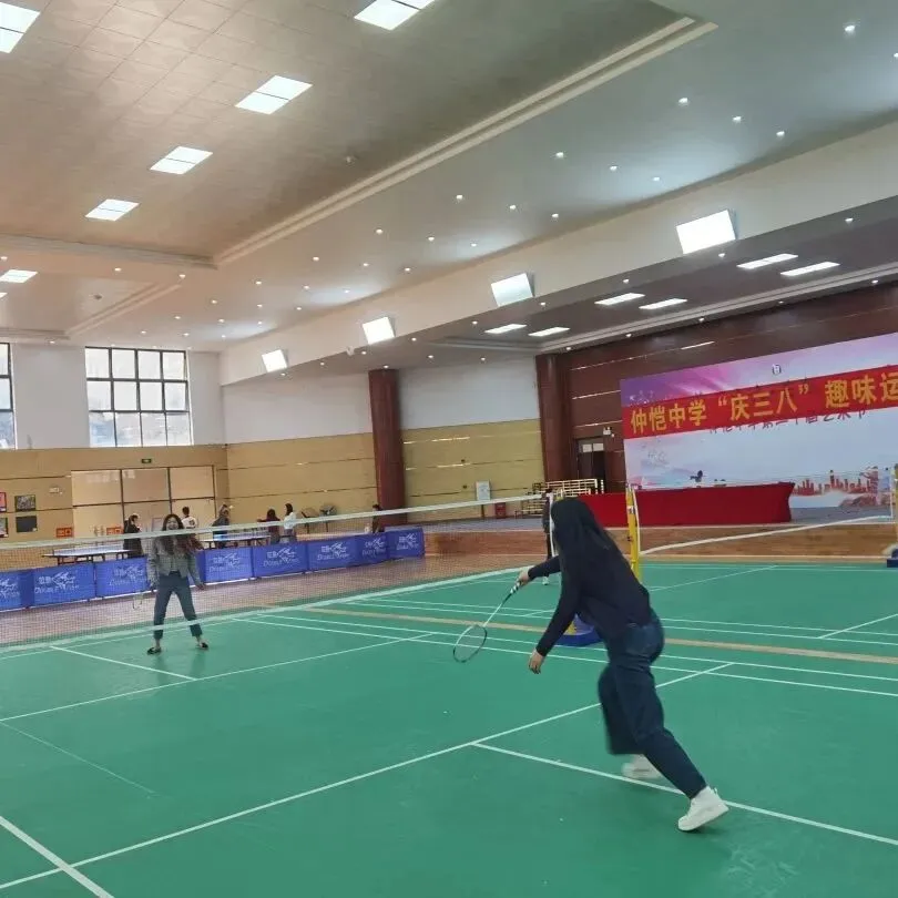 运动会现场的欢乐气氛