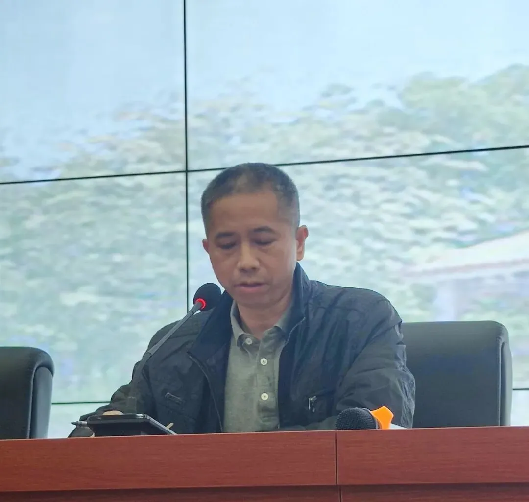卢华林主任强调开学工作
