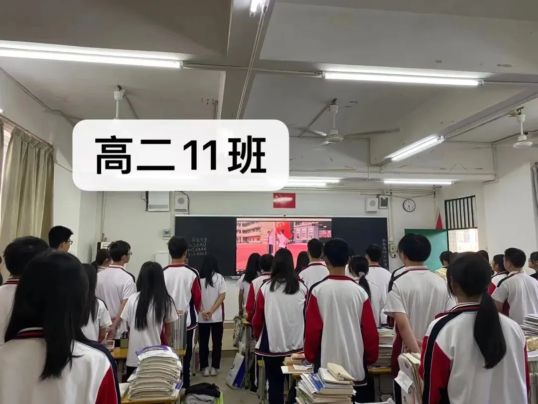 团委书记李扬在国旗下发表主题演讲