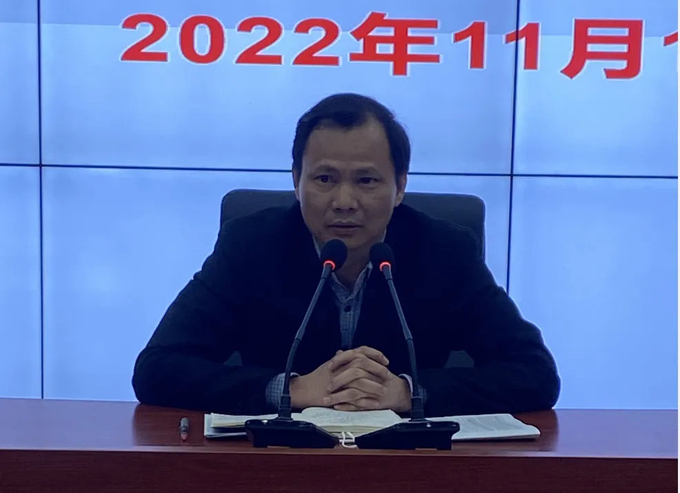 惠州仲恺中学副校长张伟雄进行总结发言