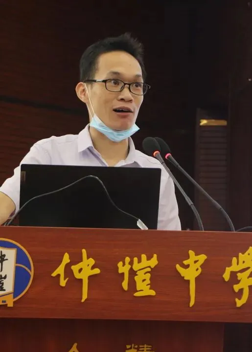 备课组长汇报学科考试情况