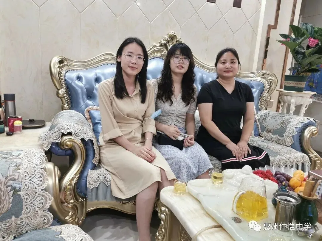 老师们鼓励学生在家庭中保持积极的学习态度