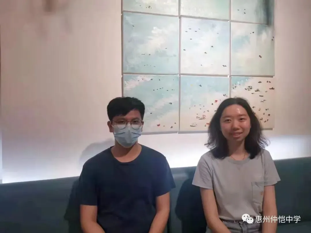 家访过程中,老师详细记录学生在家中的表现和需求