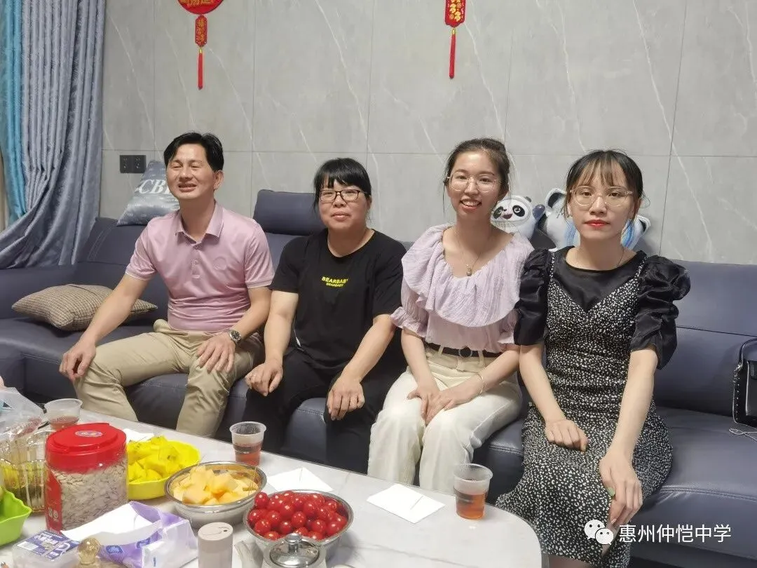 老师们在家访中展现出专业的素养和对学生的深厚情谊