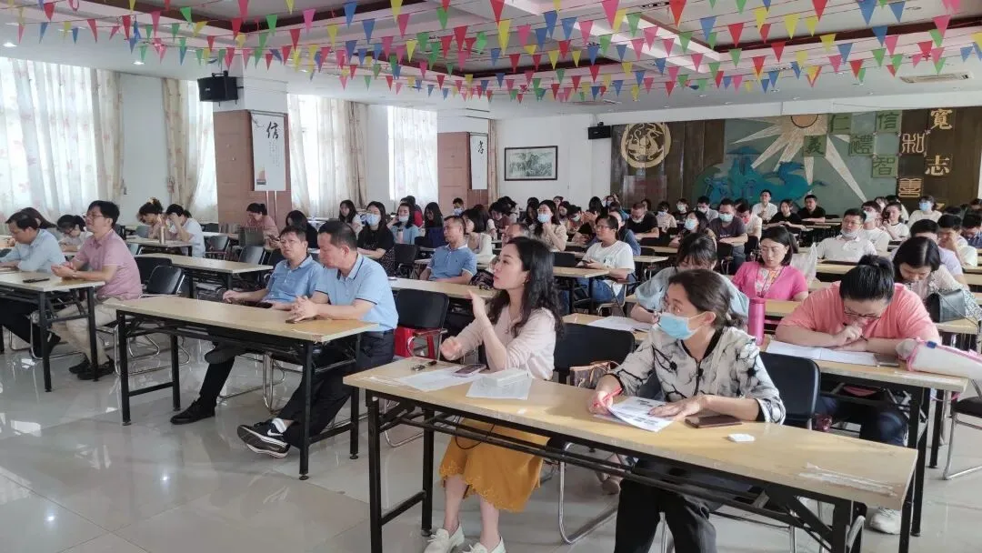 教学副校长张伟雄讲话