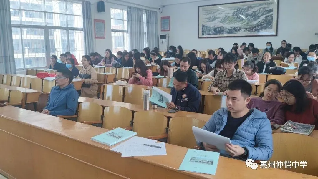 赵群祥级长带领学习党的十九届六中全会精神