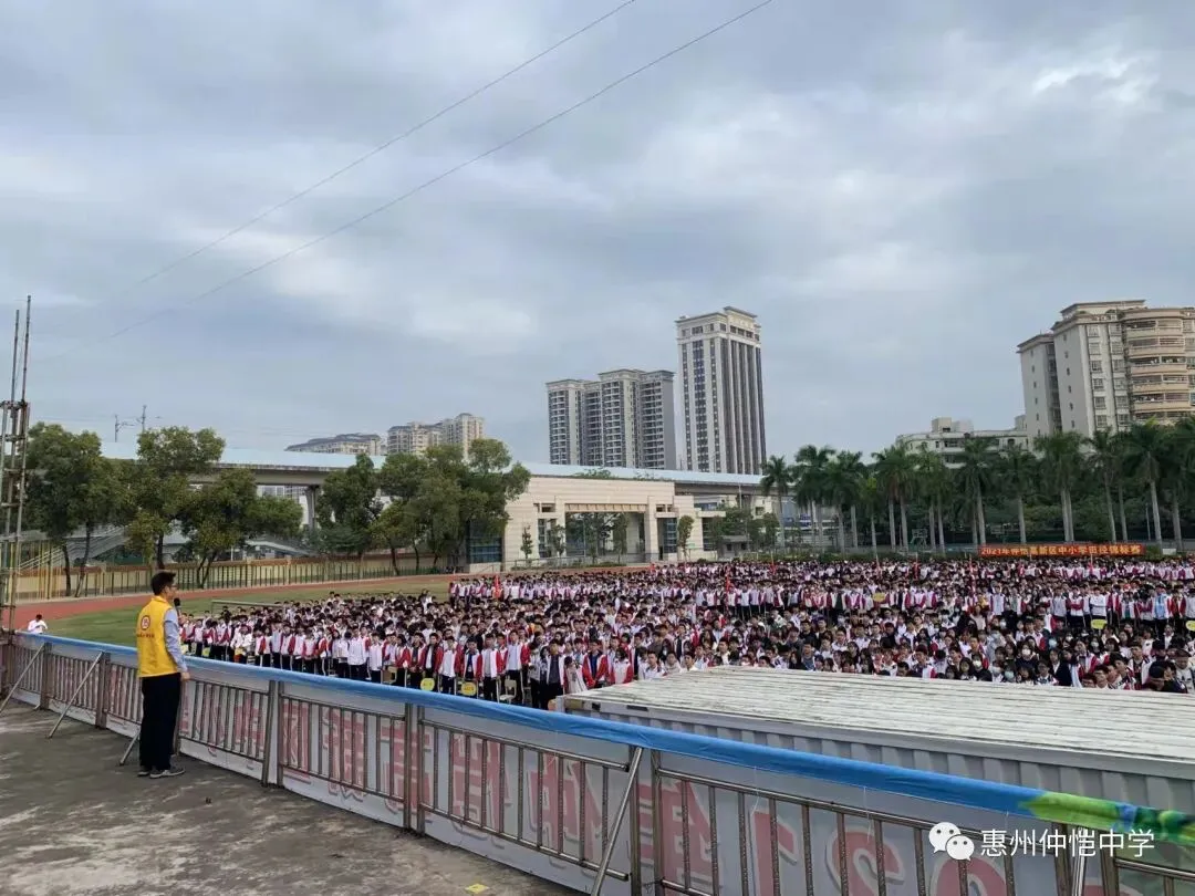 马相华老师的交通安全公益演讲现场
