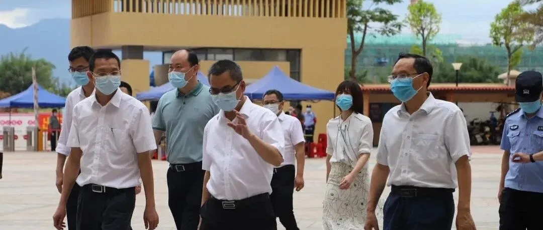 仲恺区区委书记吴献民莅临仲恺中学初中部 督导检查返校复学工作
