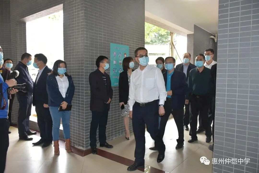 九年级课室的教学准备情况