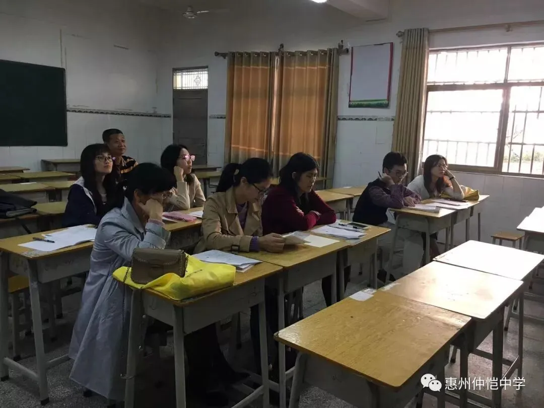 生物科组教师合影留念