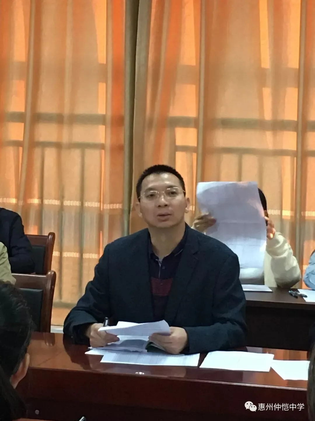 童伟锋副校长在月考分析会上发言