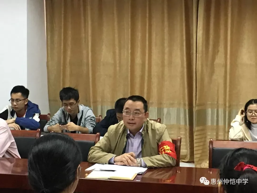 教务处负责人何光华分析考试问题
