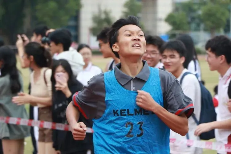 仲恺中学运动会比赛精彩瞬间