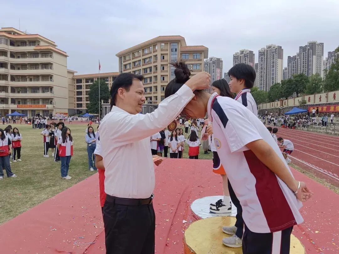 仲恺中学运动会比赛精彩瞬间