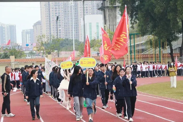 仲恺中学张伟雄副校长致辞