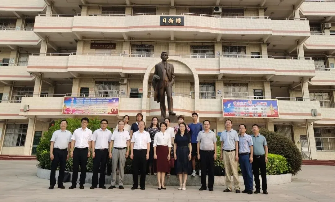 仲恺高新区宣教文卫办党组书记廖凤婷发表总结讲话