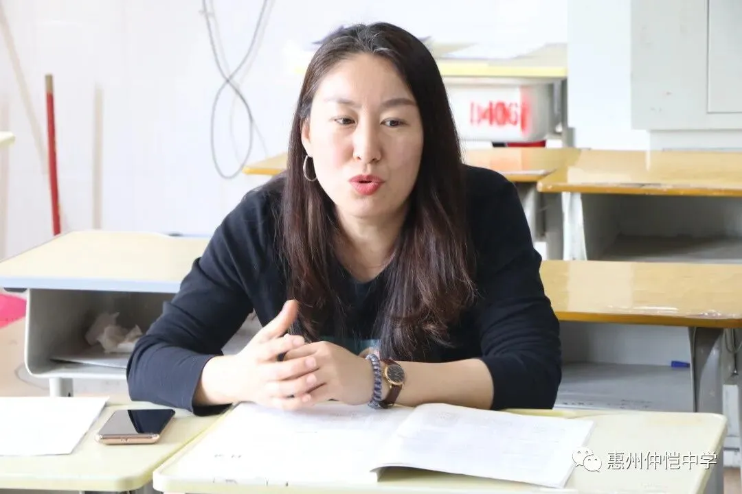 备课组代表罗利斌级长发言