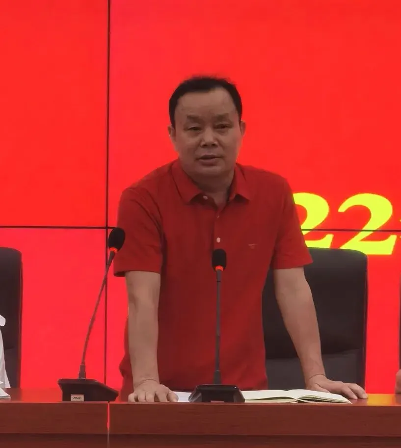 高三年级主任向晓林部署新学期教学工作